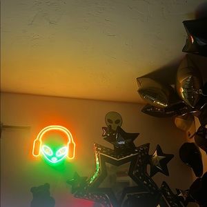 Meet your Posher, Mauro manrique